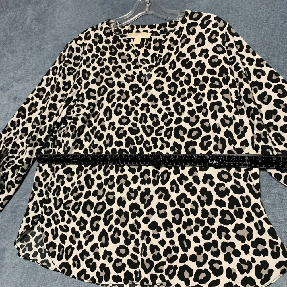 Michael Kors Blouse Top Womens Large Beige Leopard Print Round Hem Summer V Neck